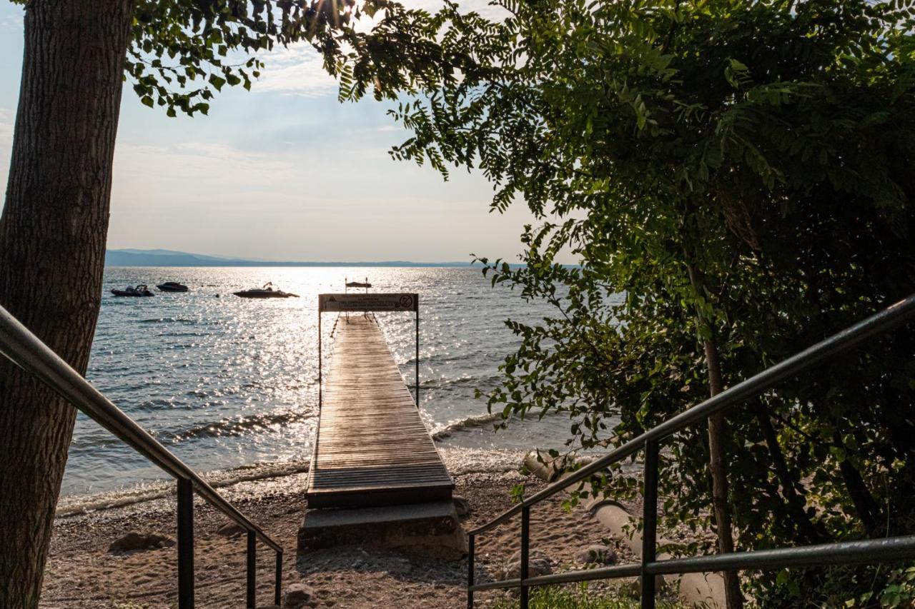 Camping Zocco Манерба-дель-Гарда Екстер'єр фото